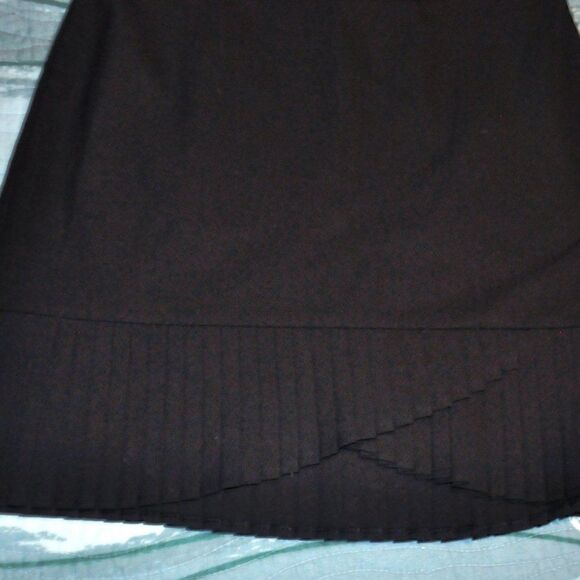 2/$10 The Limited Black Skirt with Hemline Pleating MUST BUNDLE FOR THIS PRICE - Picture 3 of 5